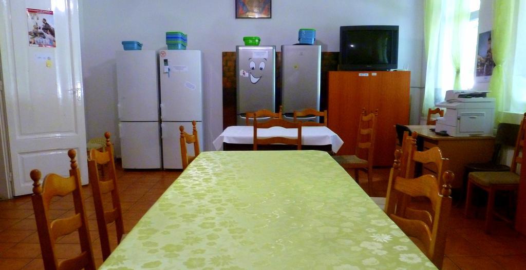 Romzsa Todor Kollegium Pansiyon Segedin Dış mekan fotoğraf