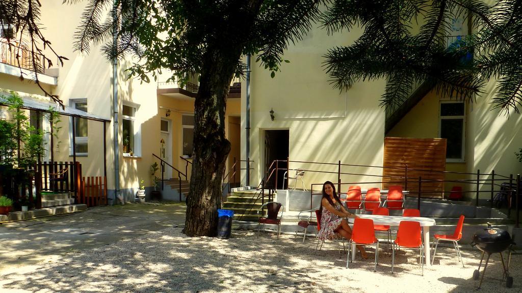 Romzsa Todor Kollegium Pansiyon Segedin Dış mekan fotoğraf